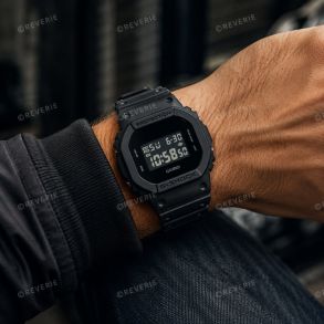 G-SHOCK Stealth Black digitaalinen kello 200M vedenkestävyydellä | DW-5600UBB-1ER