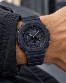Carbon Core G-Shock -kello täysin mustalla minimalistisella tyylillä | GA-2100-1A1ER