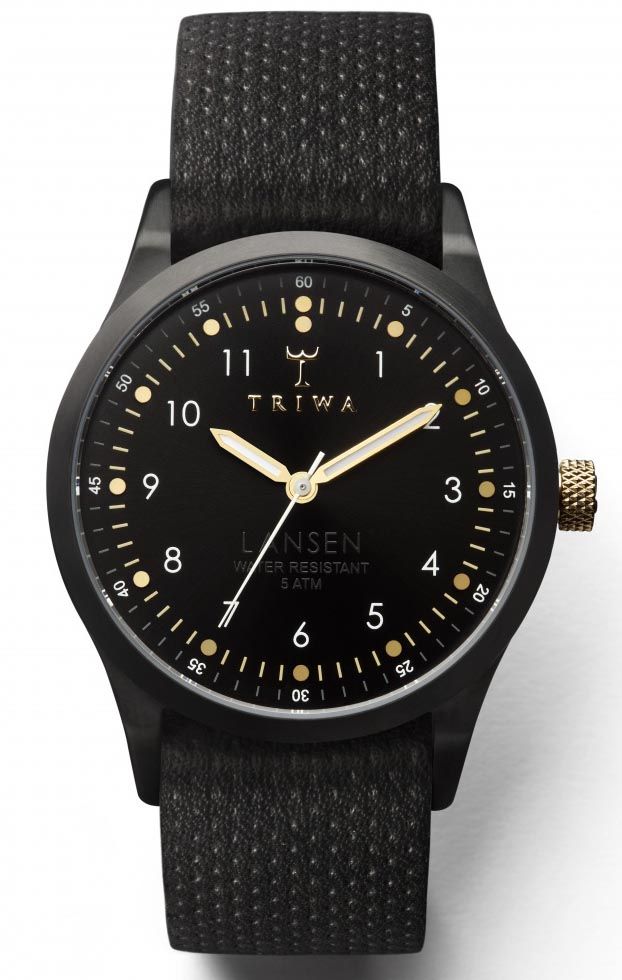 Triwa Midnight Lansen Musta rannekello kullanvärisillä