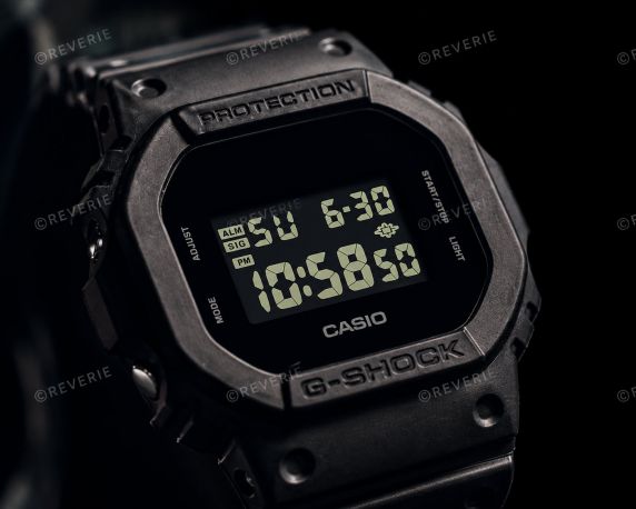 G-SHOCK Stealth Black digitaalinen kello 200M vedenkestävyydellä | DW-5600UBB-1ER