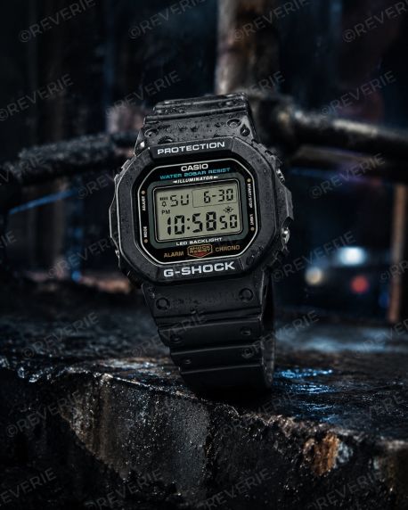 Alkuperäinen G-SHOCK digitaalinen kello avaruudessa testatulla muotoilulla | DW-5600UE-1ER