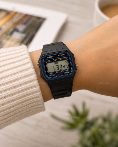 Casio F-91W klassinen digitaalinen kello, 1989 muotoilu ja 7 vuoden paristonkesto | F-91W