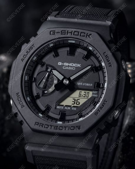 Sotilastason G-SHOCK musta Carbon Core Guard -kello Cordura-rannekkeella | GA-2100BCE-1AER