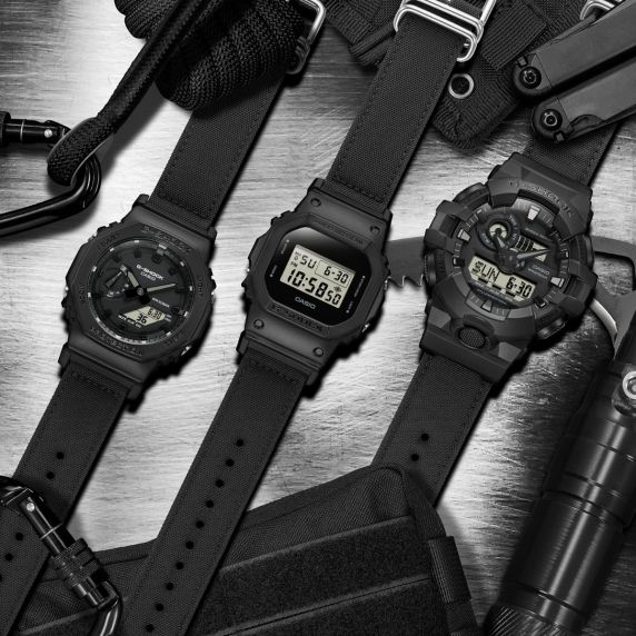 Sotilastason G-SHOCK Cordura-nylonrannekkeella täysin musta digitaalinen-analoginen kello | GA-700BCE-1AER