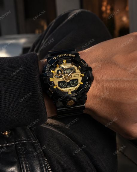 Musta ja kultainen Ana-Digi G-Shock näyttävällä muotoilulla | GA-710GB-1AER